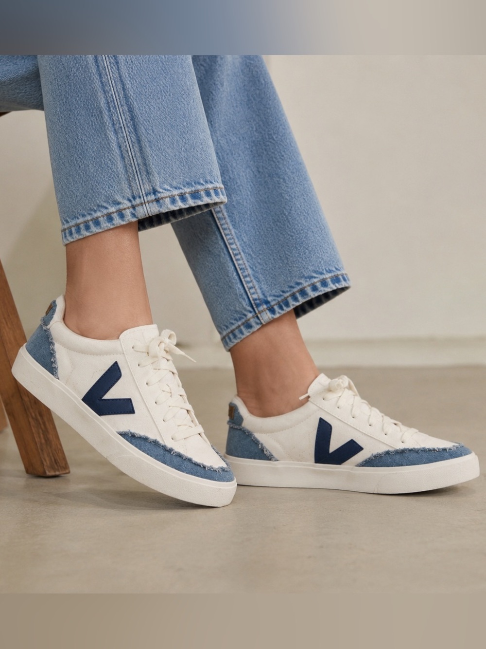 Veja Madison Lace White Blue Denim Low Top Sneakers Men’s 9.5 EU 40.5
